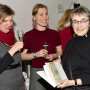 Feierliche Übergabe der Festschrift zum 60. Geburtstag von Prof. Dr. Michaela Marek, Eva Pluhařová-Grigienė, Prof. Dr. Susanne von Falkenhausen, Foto: Barbara Herrenkind