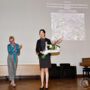 AbsolventInnenfeier und Verleihung des Rudolf Arnheim-Preises, Prof. Kathrin Müller, Lu Yuan, Foto: Barbara Herrenkind