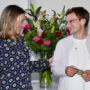 Gratulation der Absolventinnen, Charlotte Klonk und Caspar Krisch, Foto Barbara Herrenkind