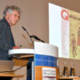 AbsolventInnenfeier und Verleihung des Rudolf Arnheim-Preises, Laudatio Prof. Michael Diers, Foto: Barbara Herrenkind